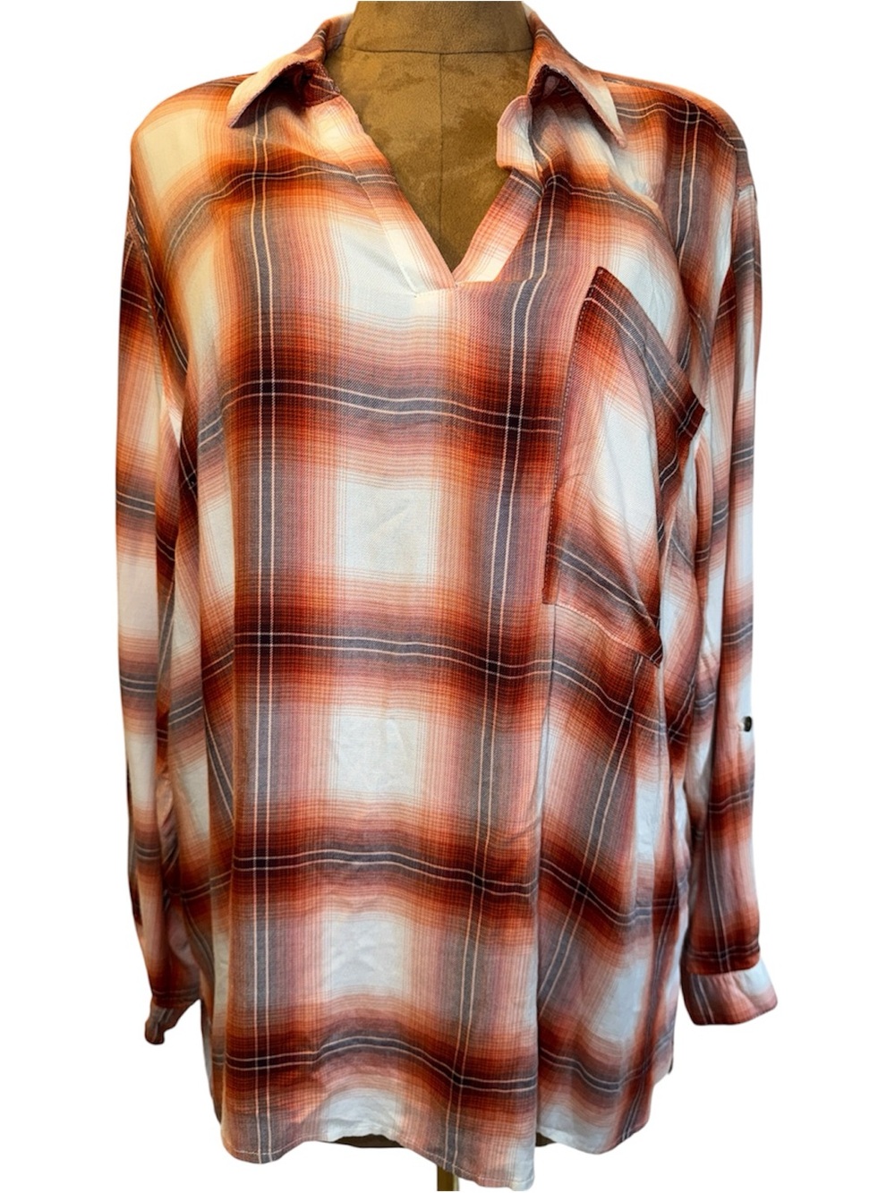 CATO est 1946 PLUS SIZE PLAID POPOVER TOP, notch neck, roll-tab sleeves 22/24 3X